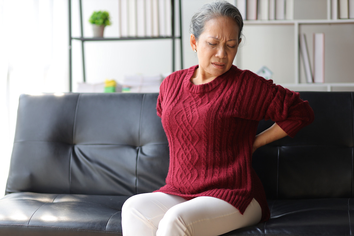 Thoracic spondylosis: causes, treatments, and exercises