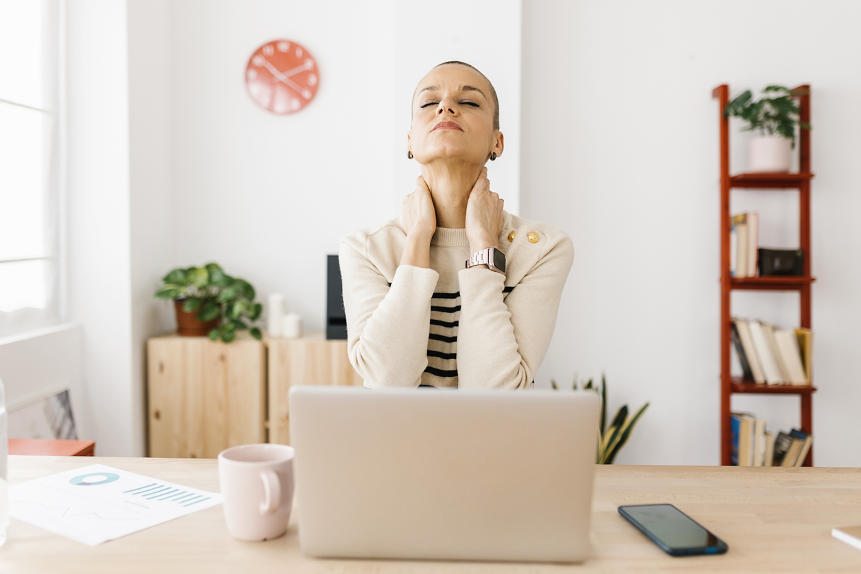 woman-with-neck-knots