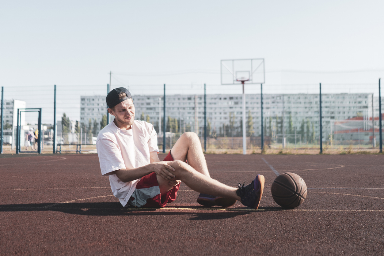 man-experiencing-a-muscle-strain