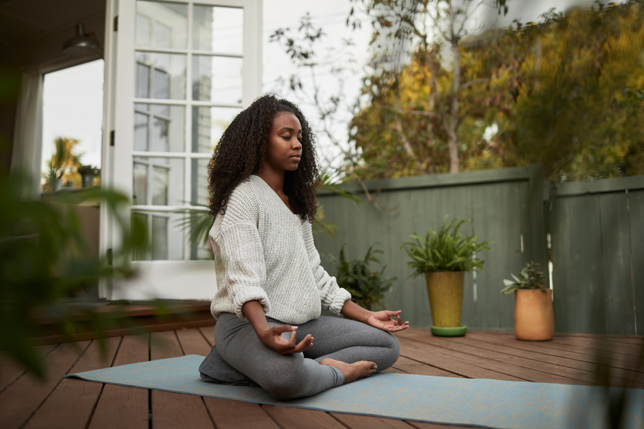 6 Meditation Tips to Reduce Your Stress & Chronic Pain Hero Image