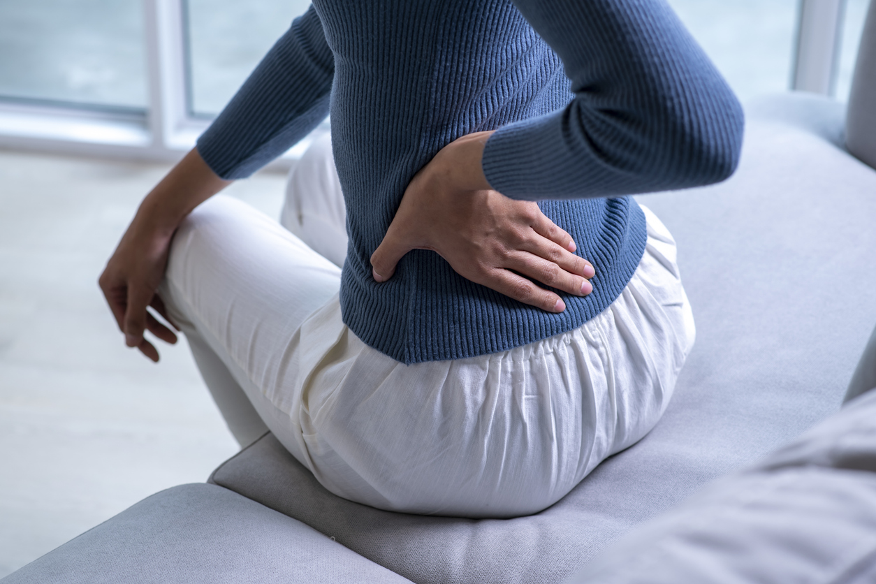 Iliac crest pain: causes, treatments, and exercises