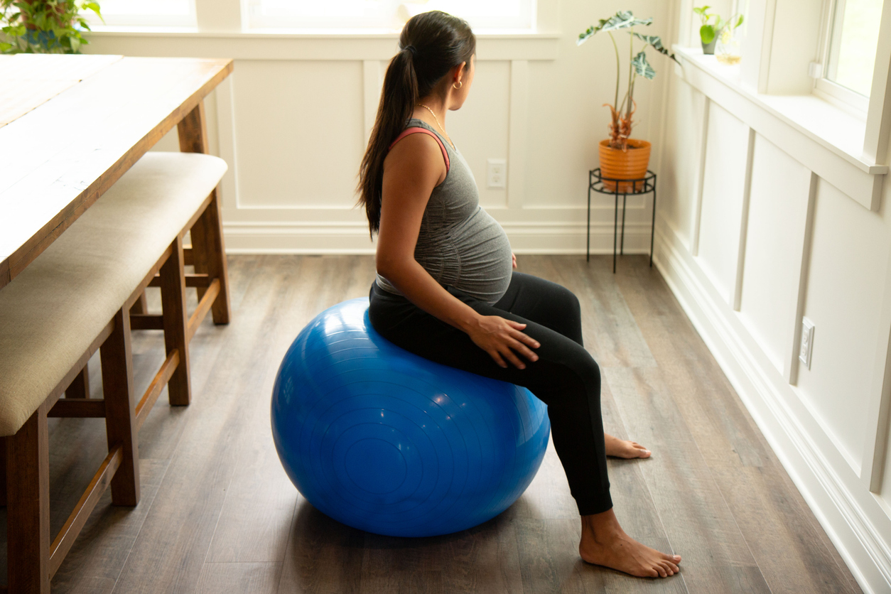 Best Birthing Positions for Every Labor Stage: Tips from Pelvic Floor Physical Therapists