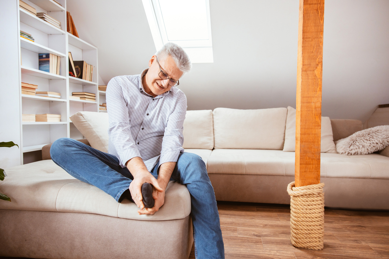 Heel bursitis: causes, symptoms, and treatment tips