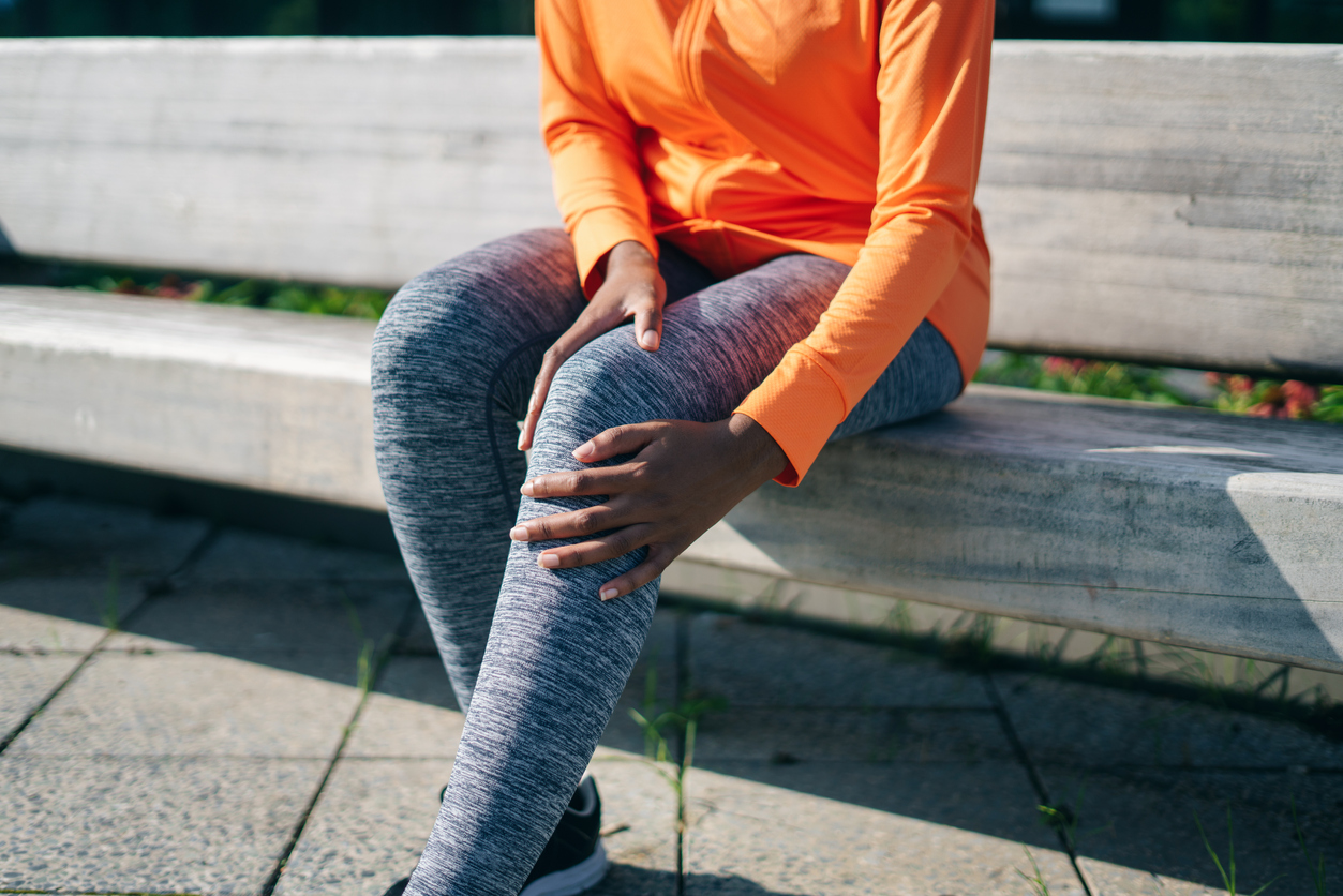 What is iliotibial (IT) band syndrome? Causes, treatments, and exercises