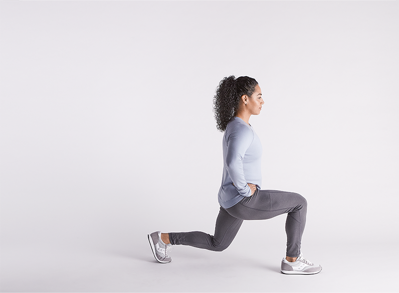 Woman-in-workout-clothes-doing-lunges