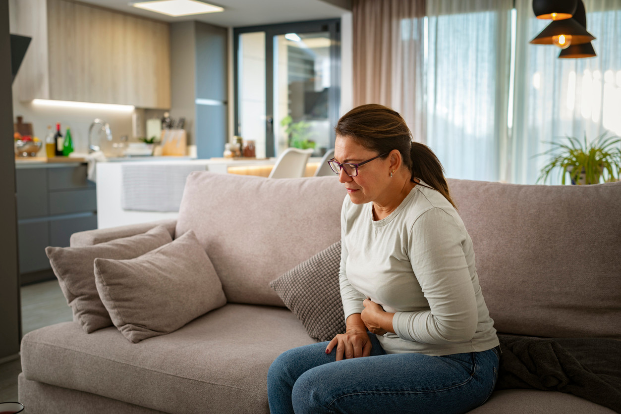 woman-experiencing-constipation