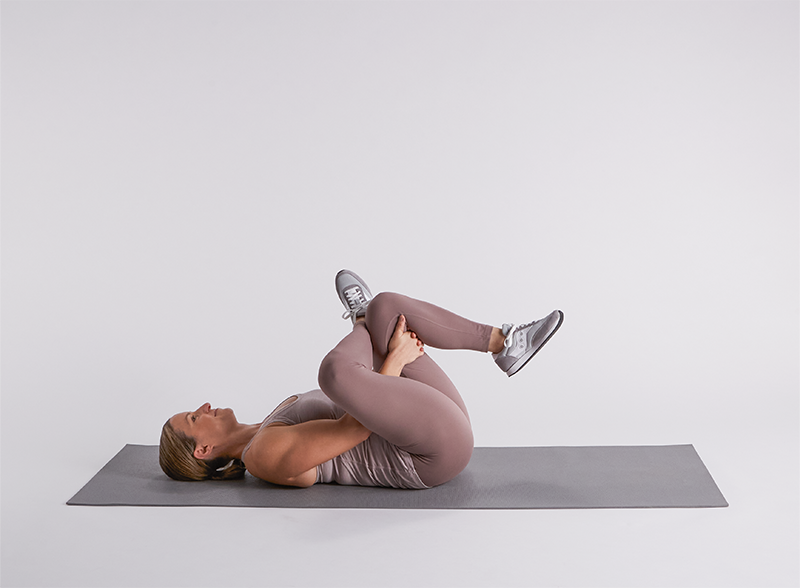How to do a figure four stretch: a Hinge Health guide