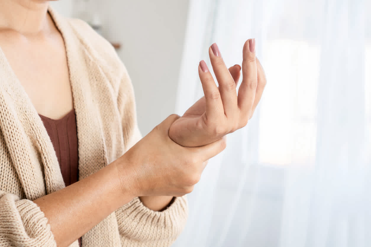 Pain From Stiff Fingers The Worst Here s How To Fix It pain-from-stiff-fingers-the-worst-here-s-how-to-fix-it