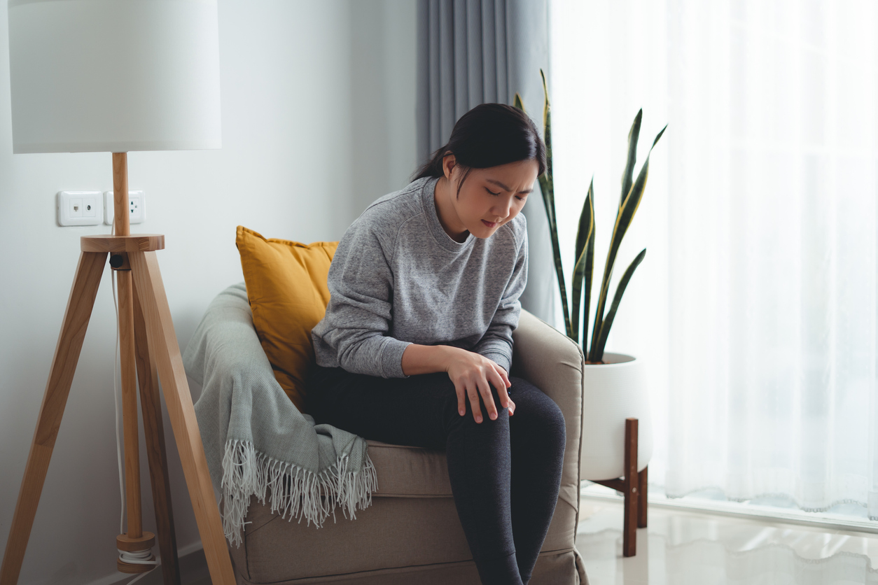 What is knee arthritis? Signs you have it and how to treat it