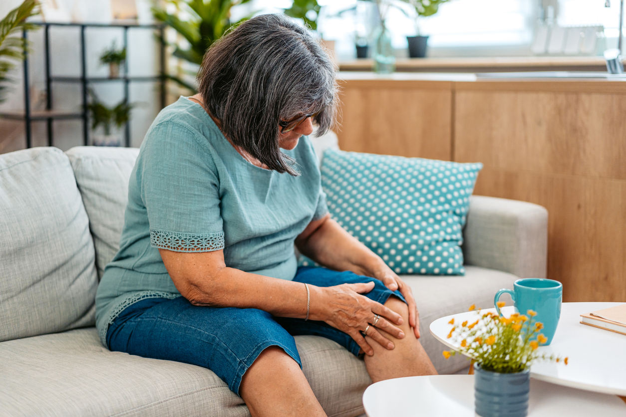 woman feeling weak knees