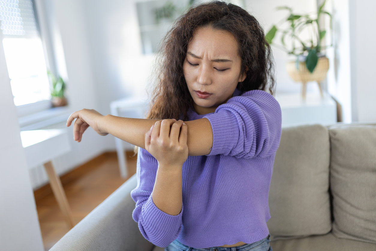 a-woman-with-inner-elbow-pain