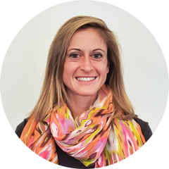 Head shot of Elizabeth Greenlaw