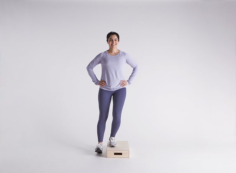 woman doing acl prevention exercises