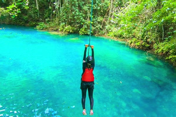 ウォータースライダー&ロープジャンプ