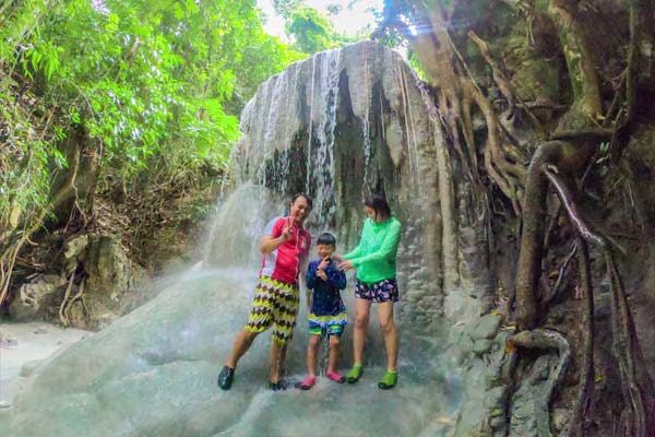 家族で楽しいシャワークライミング