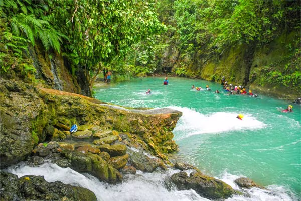 カワサン滝の大自然を全身で感じよう