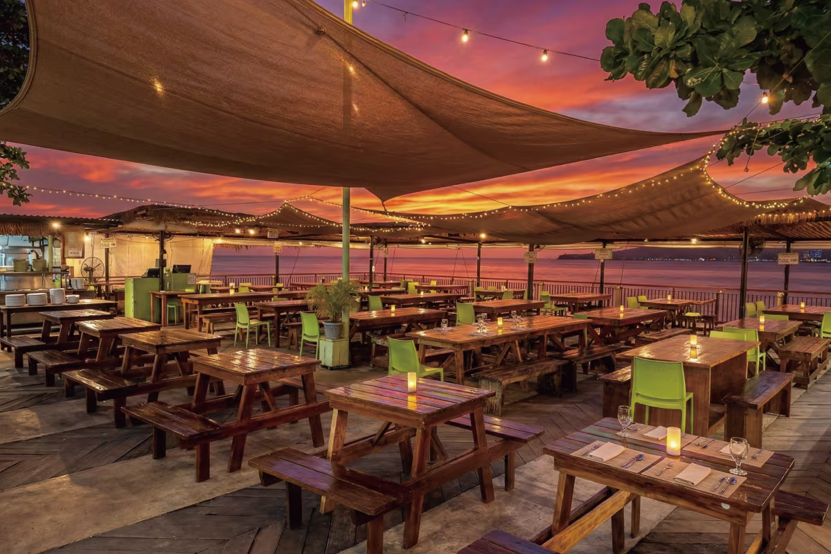 絶景の水上レストラン「ランタウ（Lantaw）」でディナー