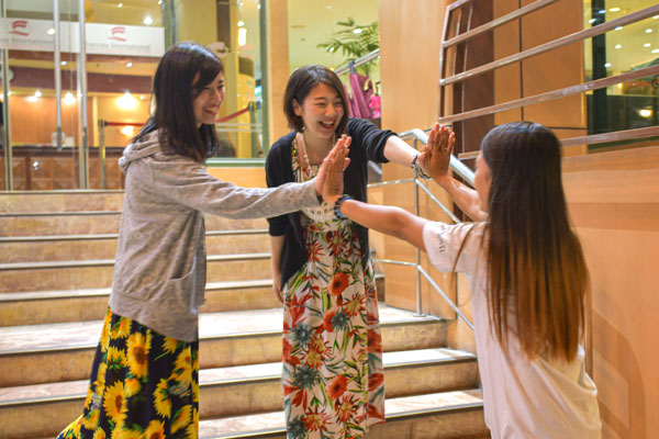 港に到着・ホテルへ送迎