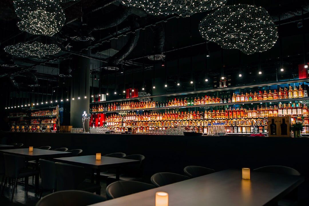 Top-10-bars-for-whisky-in-Singapore-4