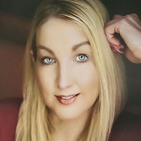 Anna London Headshot
