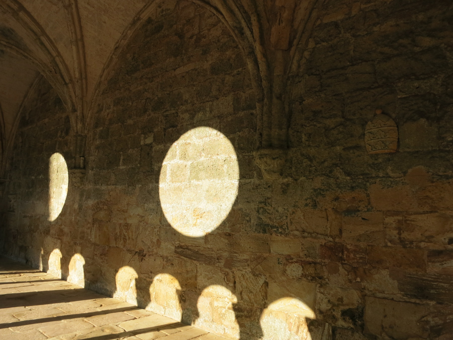 Un cloître, Ginette Beauséjour 