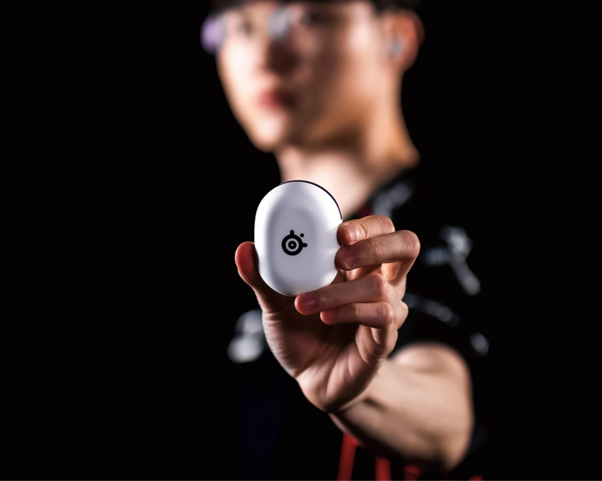 half_width image of Arctis GameBuds™ - 3 of 4 mobile