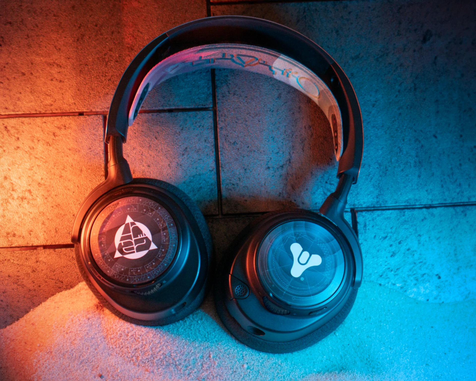 half_width image of Arctis Nova Product Bundle x Destiny 2: The Final Shape Edition - 4 of 5 mobile