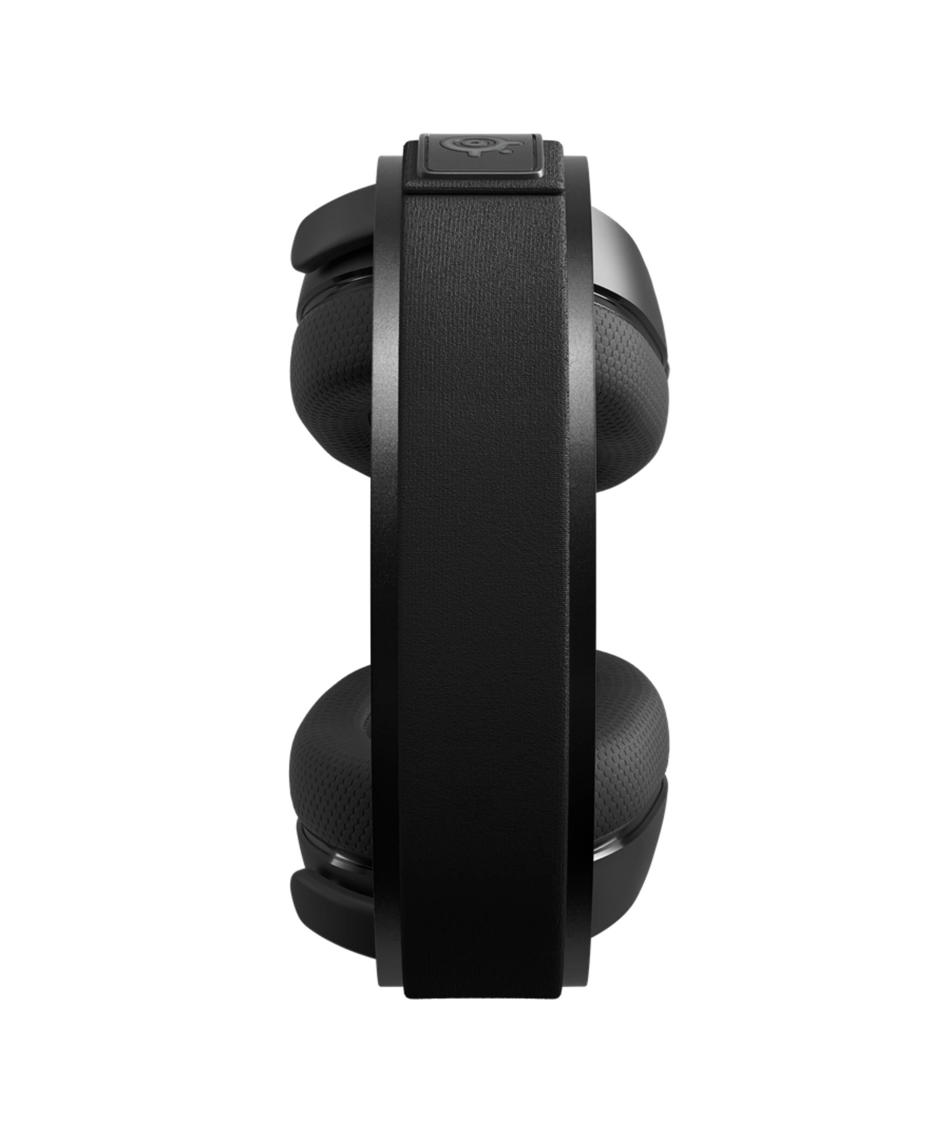 half_width image of Arctis 7 - 6 of 6 mobile