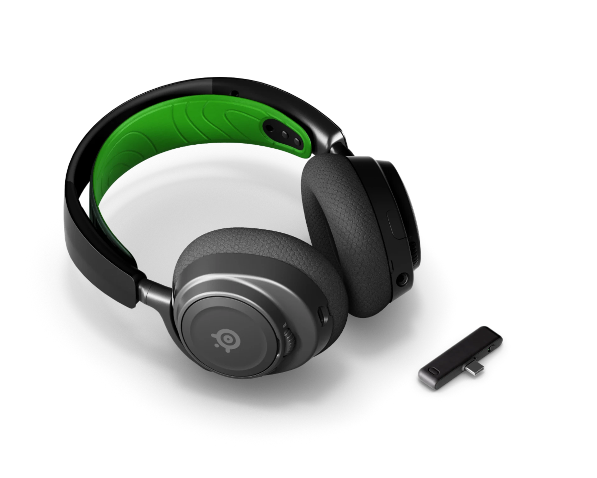 half_width image of Arctis Nova Product Bundle x Destiny 2: The Final Shape Edition - 2 of 5 mobile