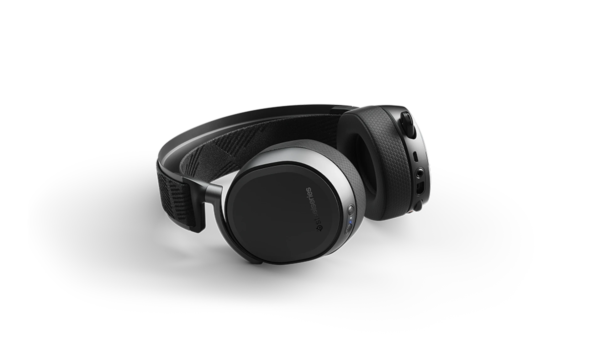 half_width image of Arctis Pro - 3 of 6 mobile