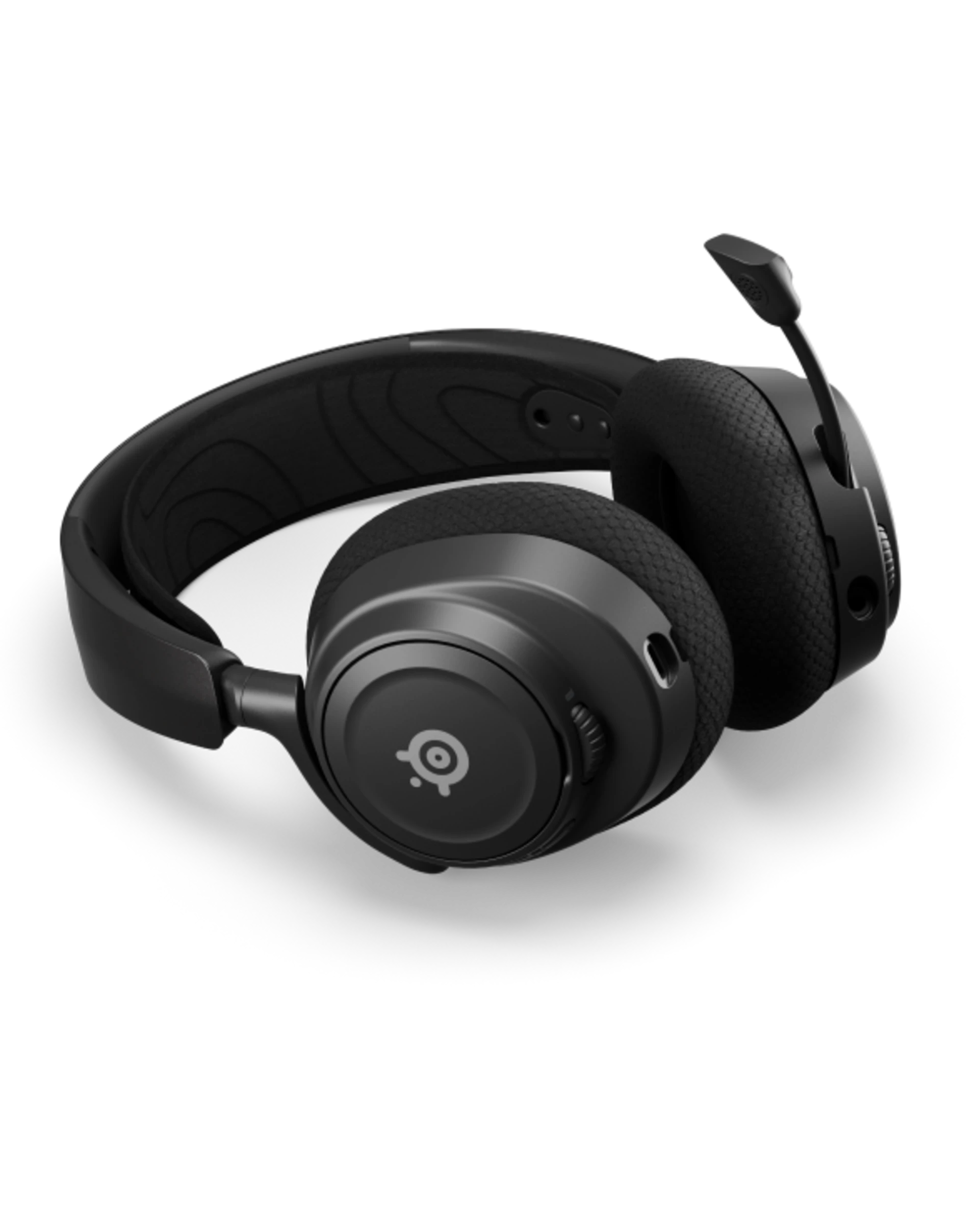 half_width image of Arctis Nova 7 - 3 of 6 mobile