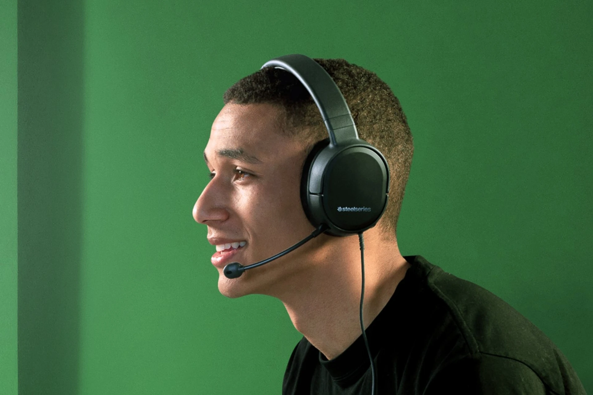 half_width image of Arctis 1 - 2 of 5 mobile