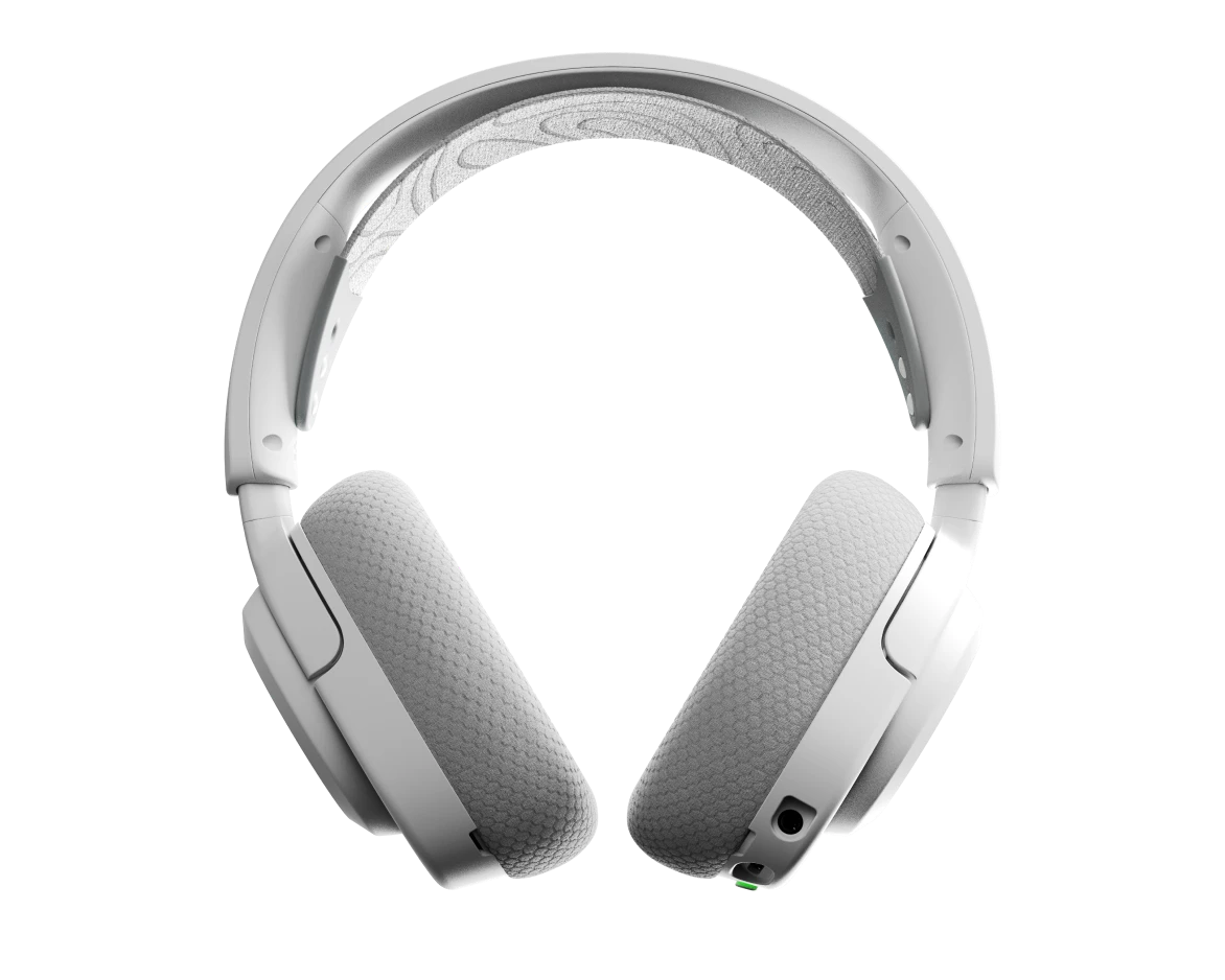 half_width image of Arctis Nova 3 - 3 of 3 mobile
