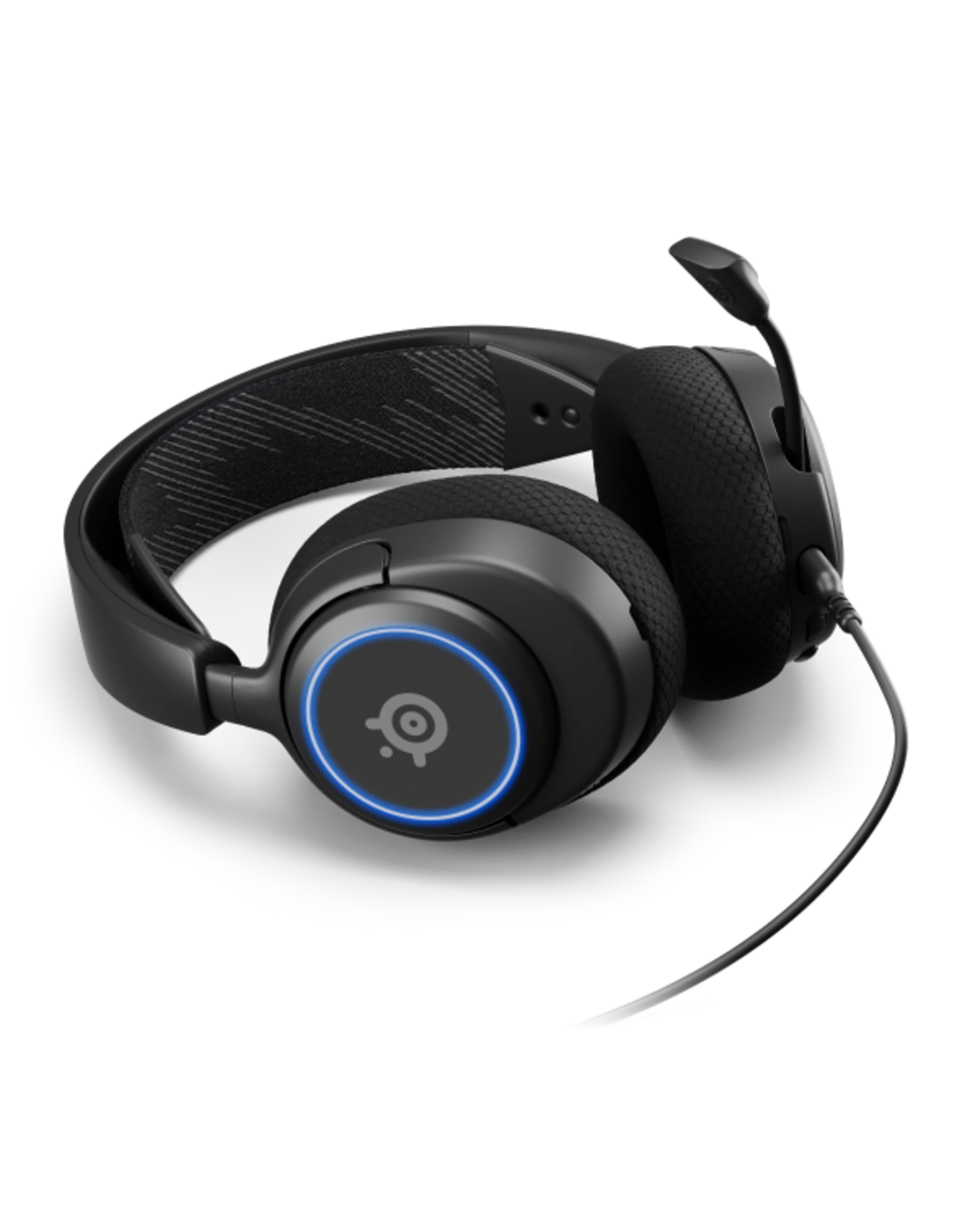 half_width image of Arctis Nova 3 - 3 of 6 mobile