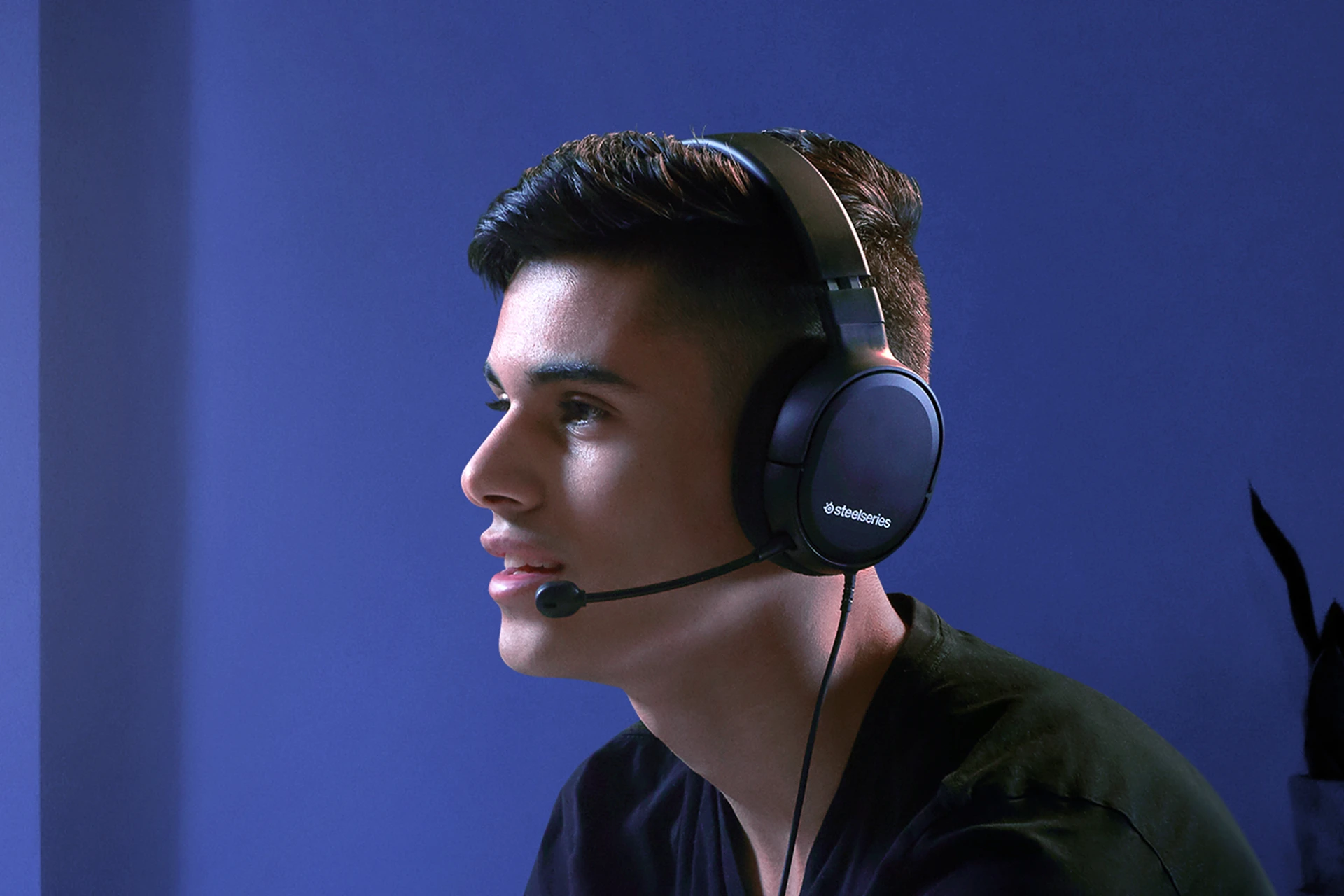 full_width image of Arctis 1 - 1 of 4 mobile