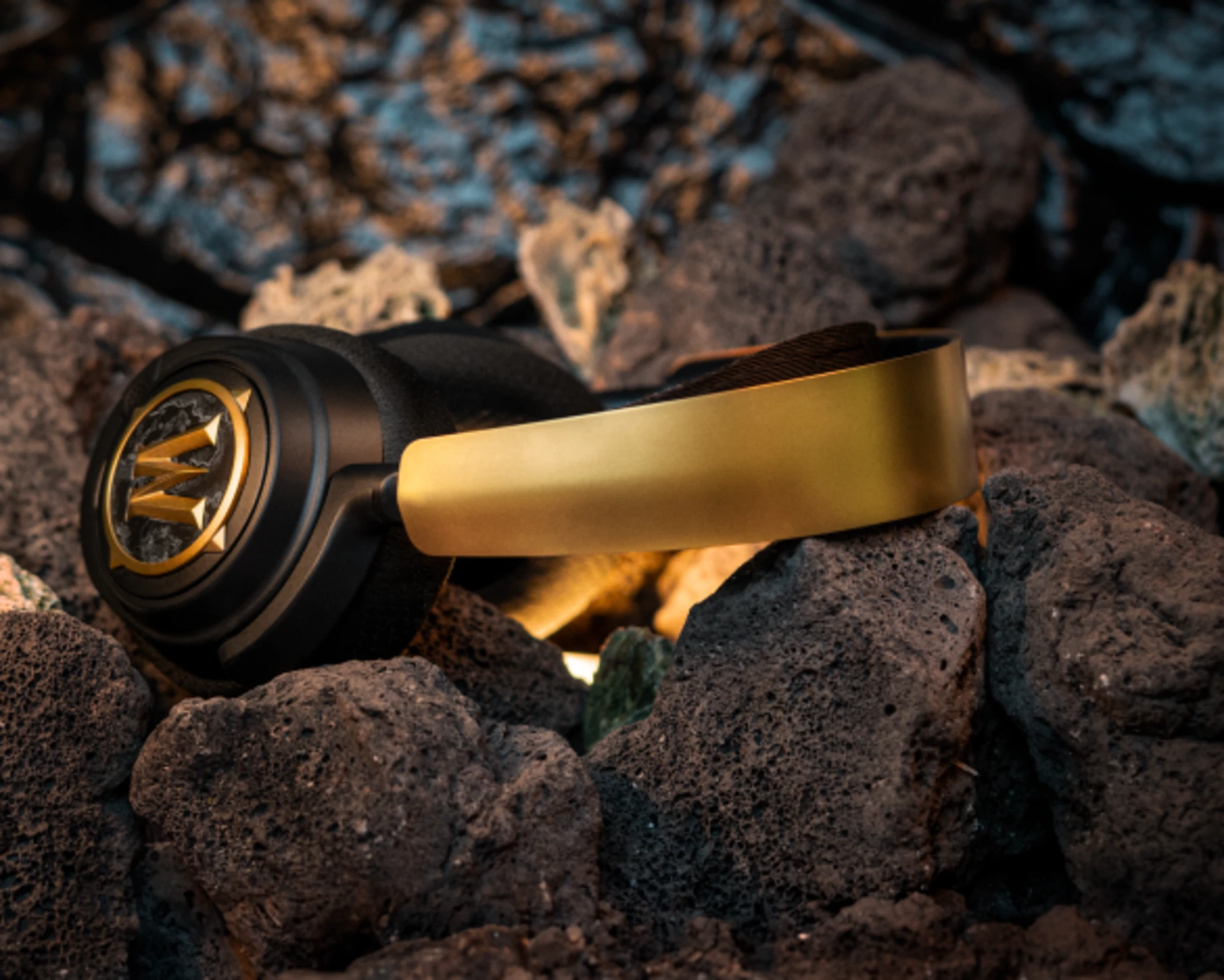 half_width image of Arctis Nova 7 - 6 of 6 mobile