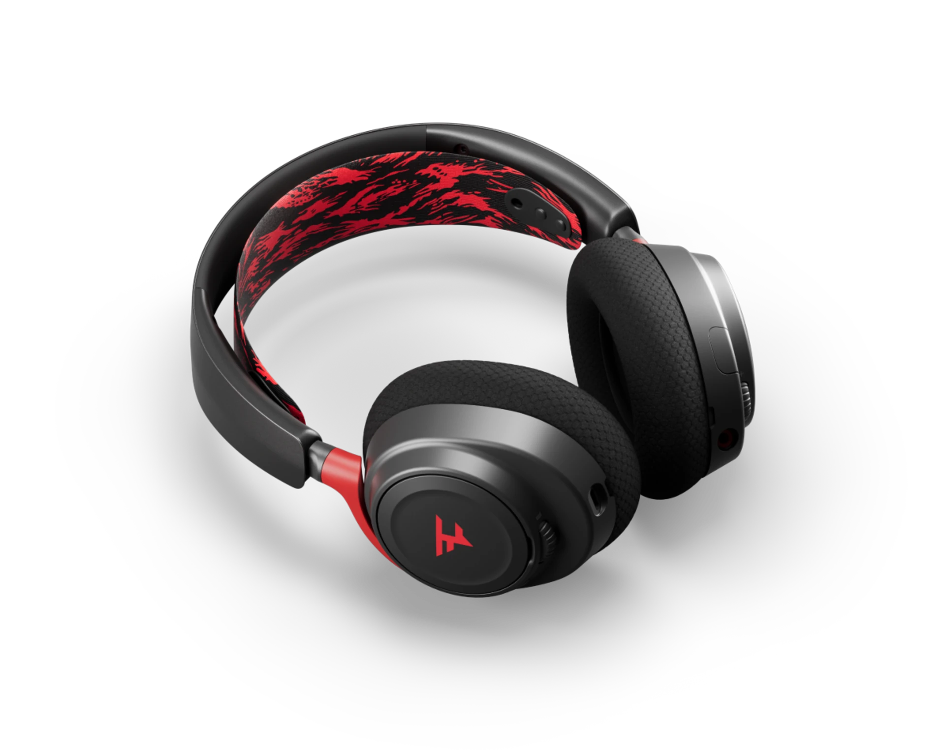 full_width image of Arctis Nova 7 - 2 of 2 mobile