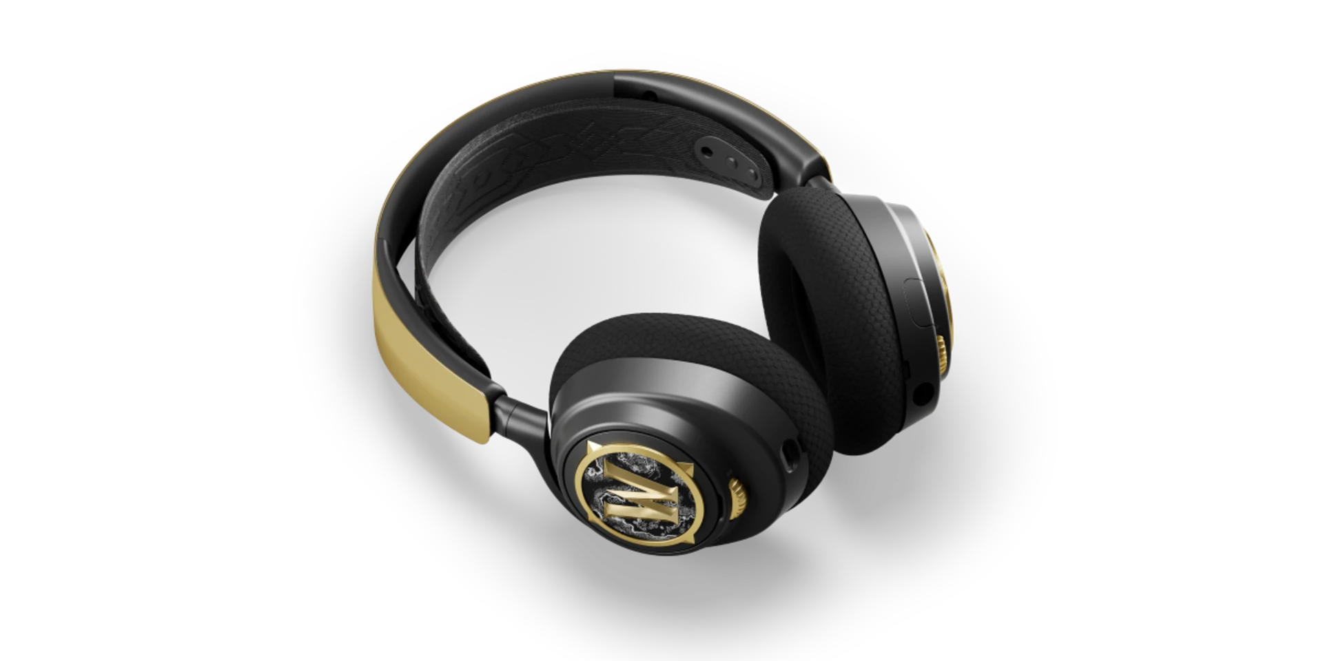 full_width image of Arctis Nova 7 - 4 of 6 mobile