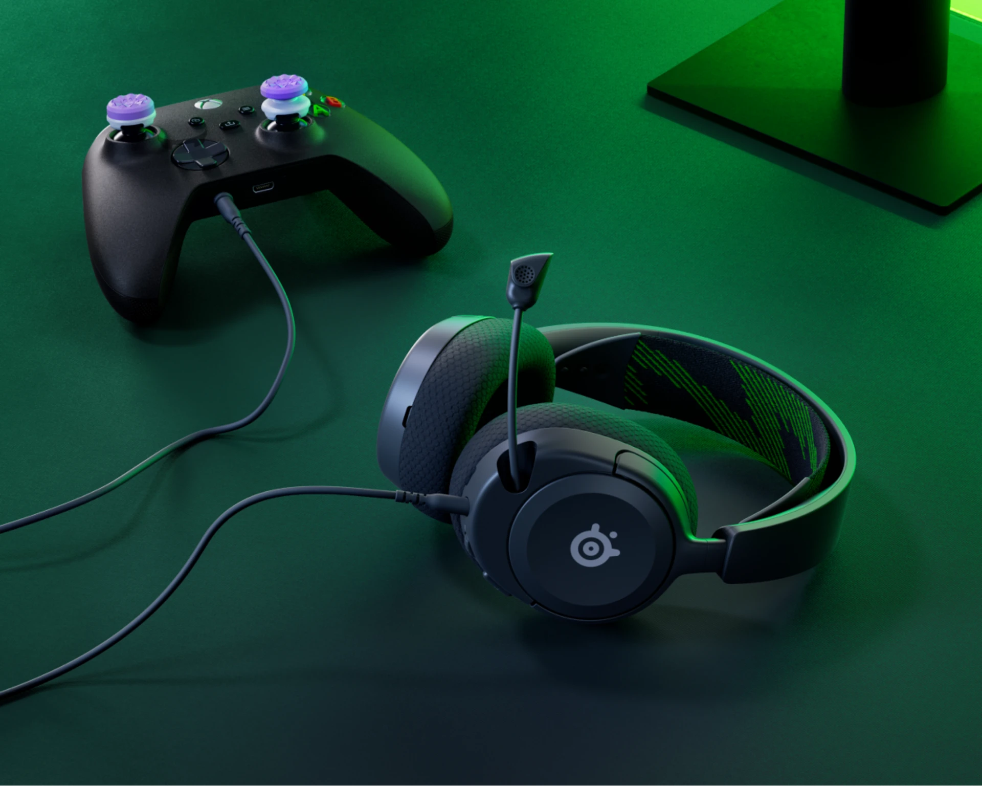 full_width image of Arctis Nova 1 - 1 of 6 mobile