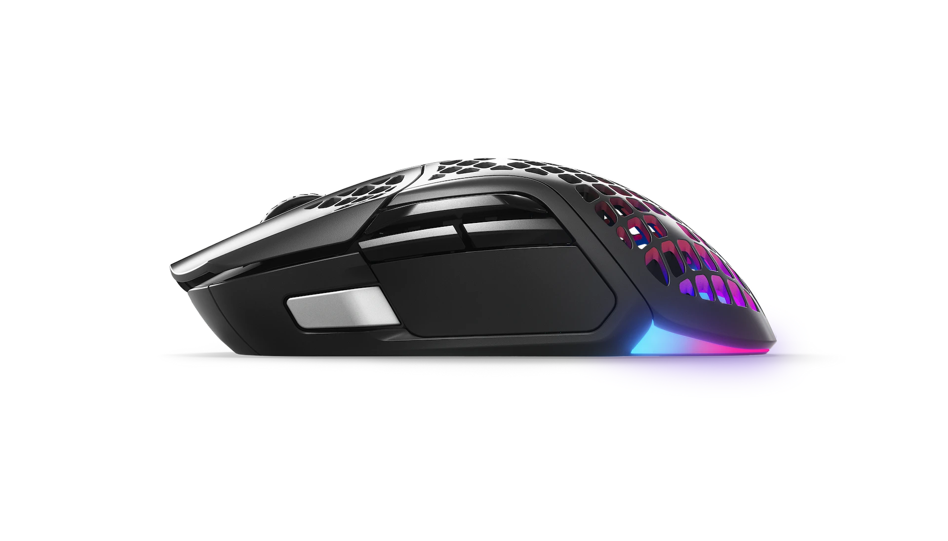 half_width image of Aerox 5 - 4 of 5 mobile