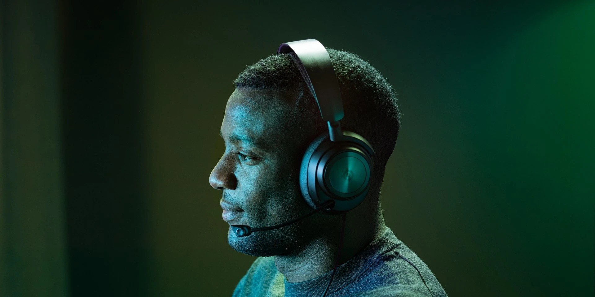 full_width image of Arctis Nova Pro - 4 of 6 mobile