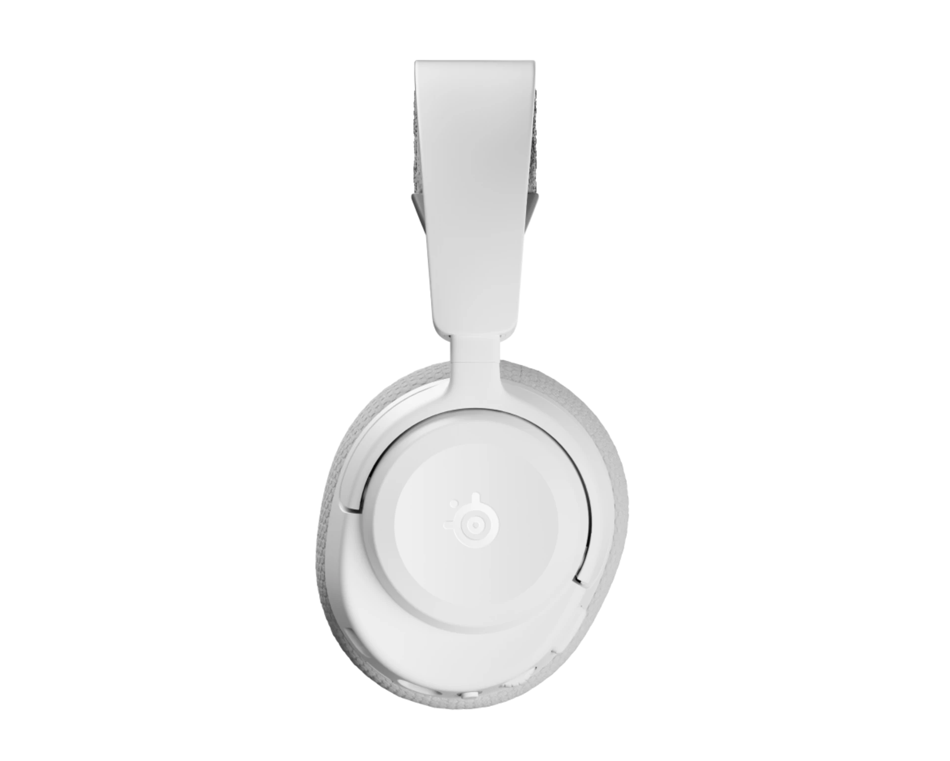 half_width image of Arctis Nova 3 - 2 of 3 mobile