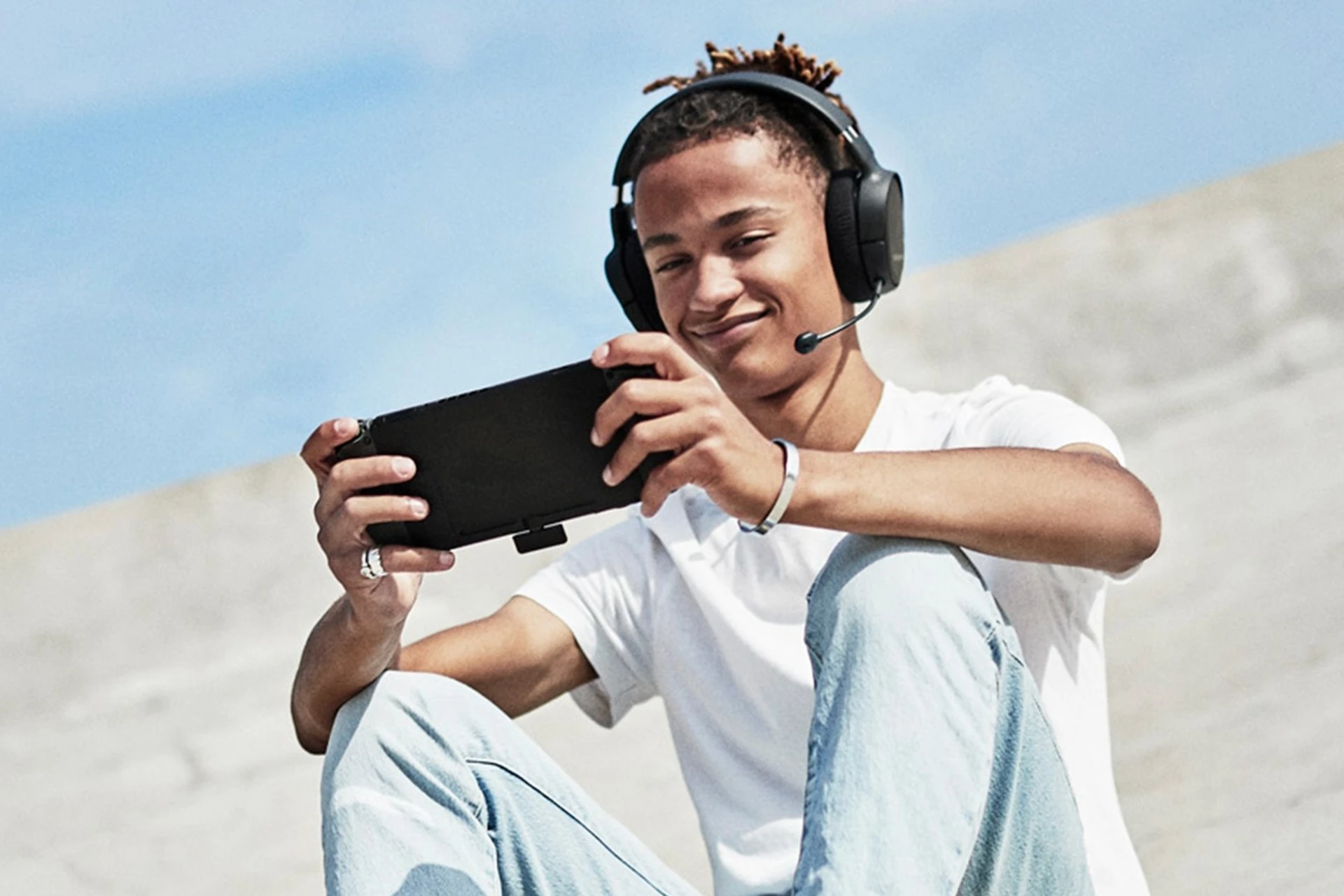 full_width image of Arctis 1 - 1 of 5 mobile