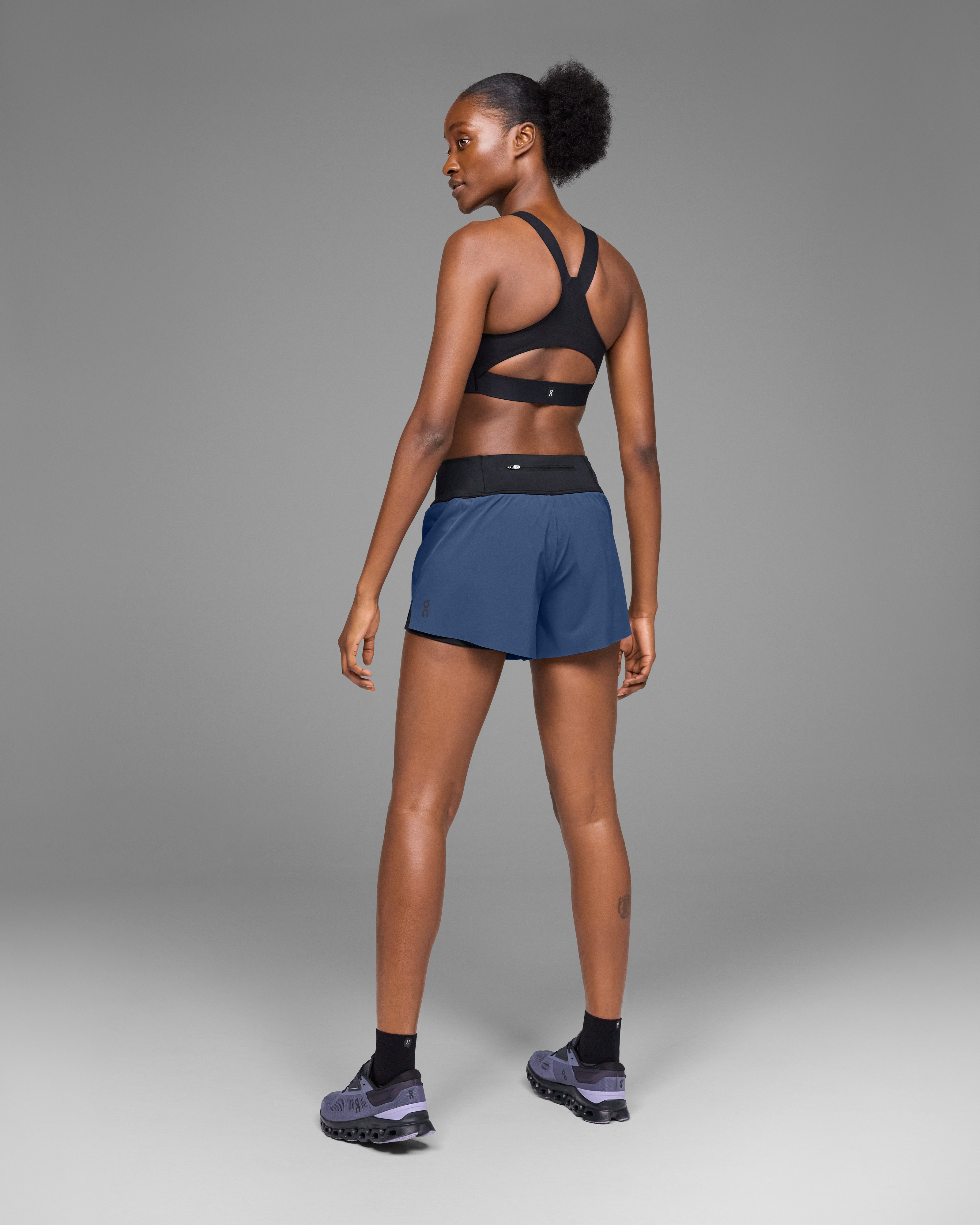 【新品未使用】onオン running shorts ウィメンズSサイズ ウィメンズ Running Shorts | ブルー | On 日本