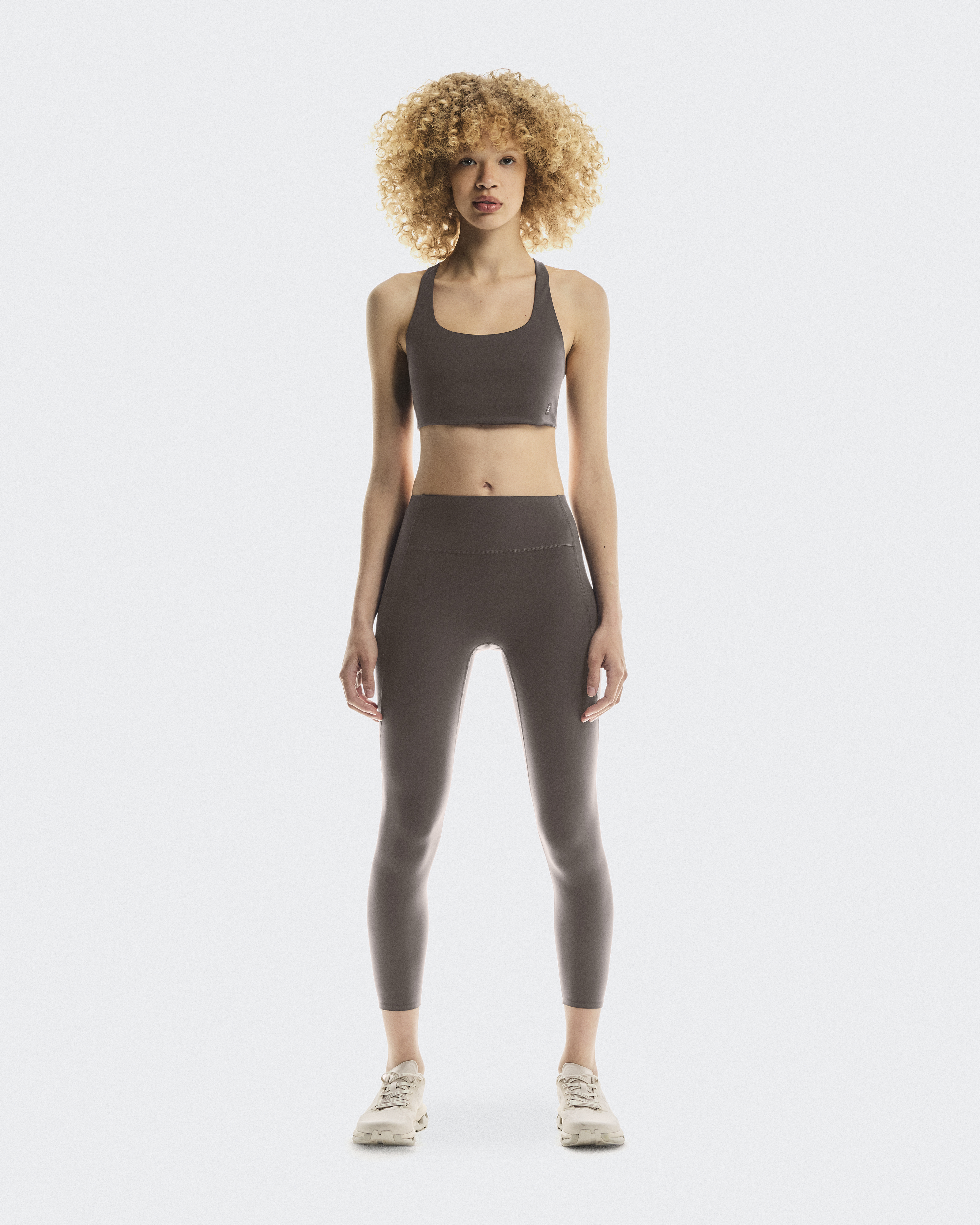 【新品未使用】オン On Active TightsレディースSサイズ ウィメンズ Studio Tights 7/8 | ブラウン | On 日本