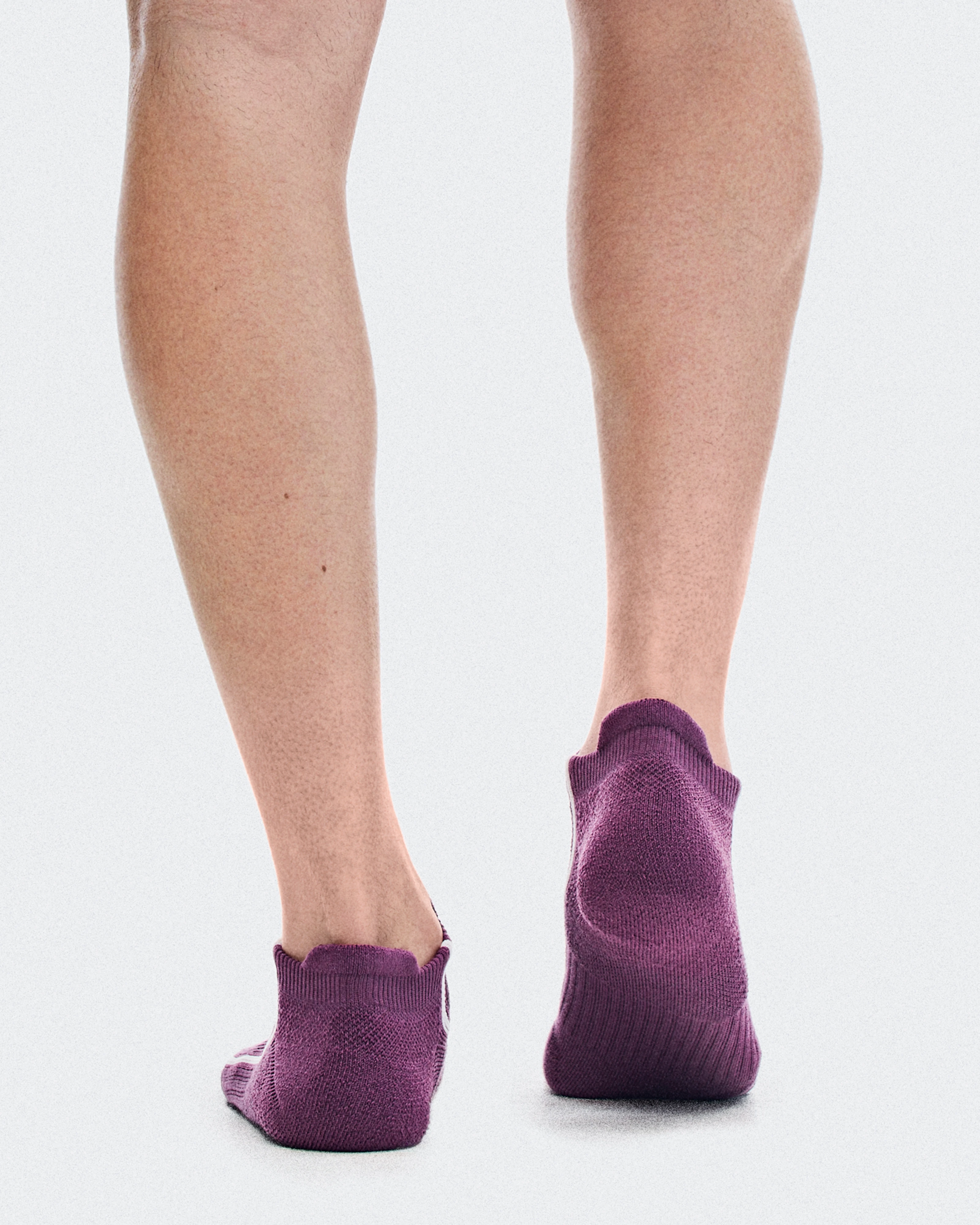 On Court Sock Low Cassis & White Unisex Socks