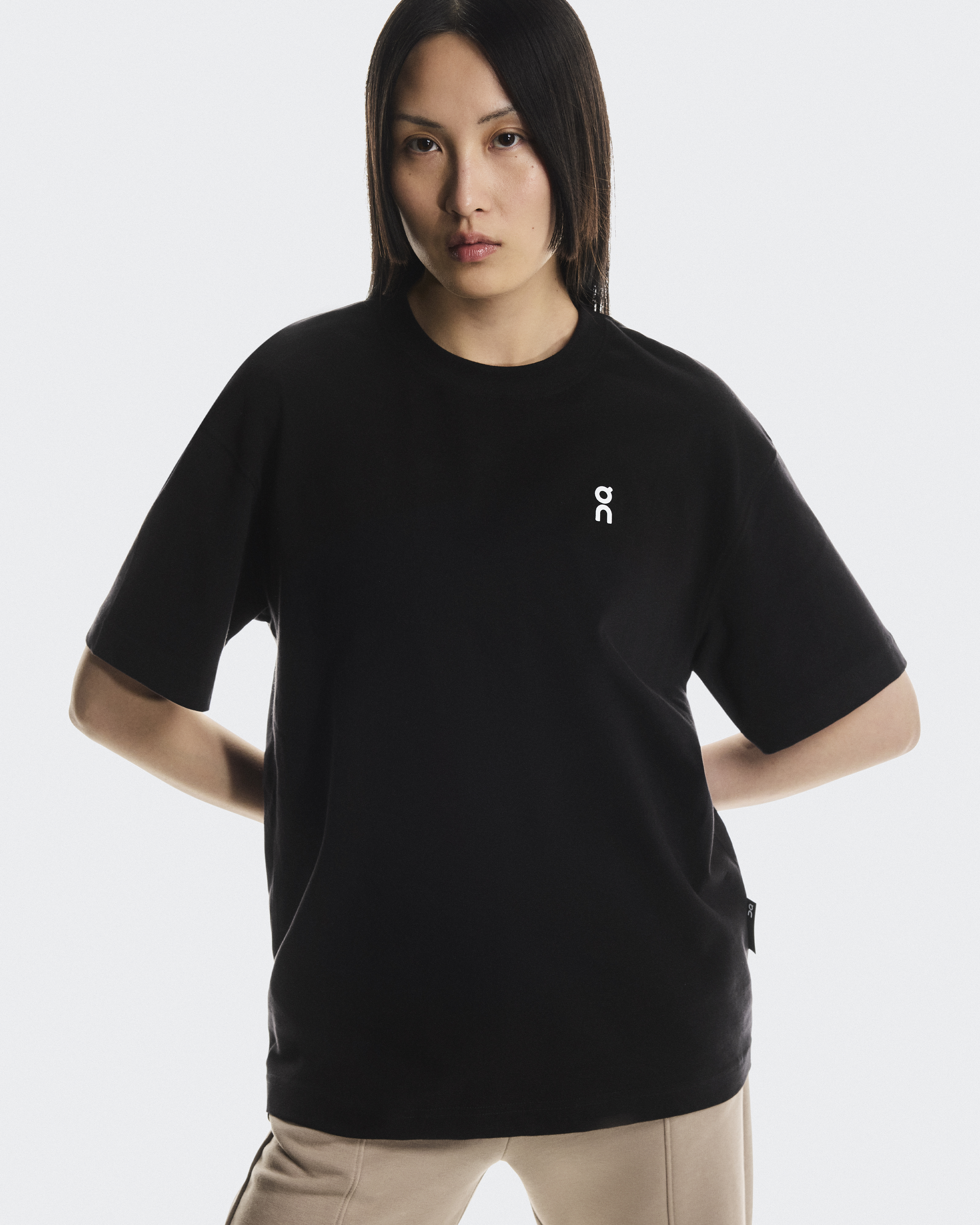 Women's Club T Graphic | Black | On United States