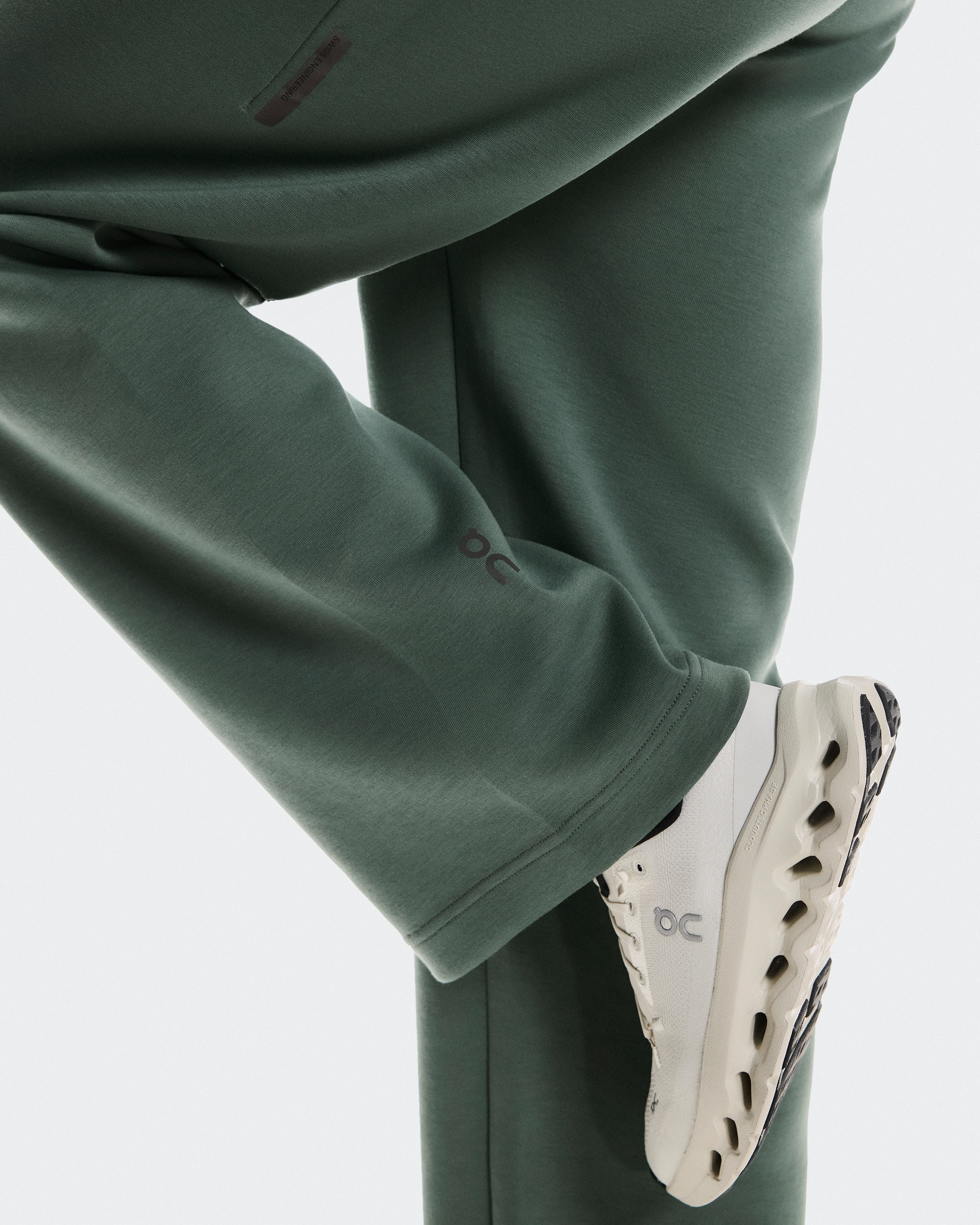 On Focus Tech Sweatpants Olive Feminino Calças