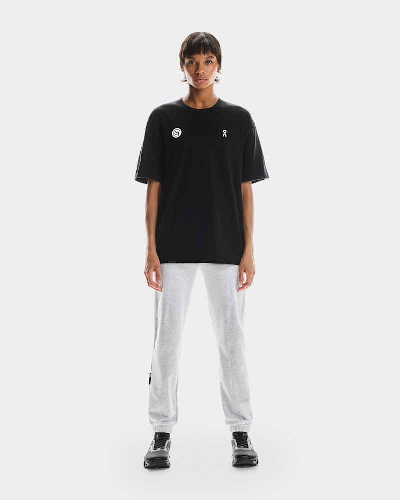 On Women's Club OAC T-Shirt in Black, Size: XS