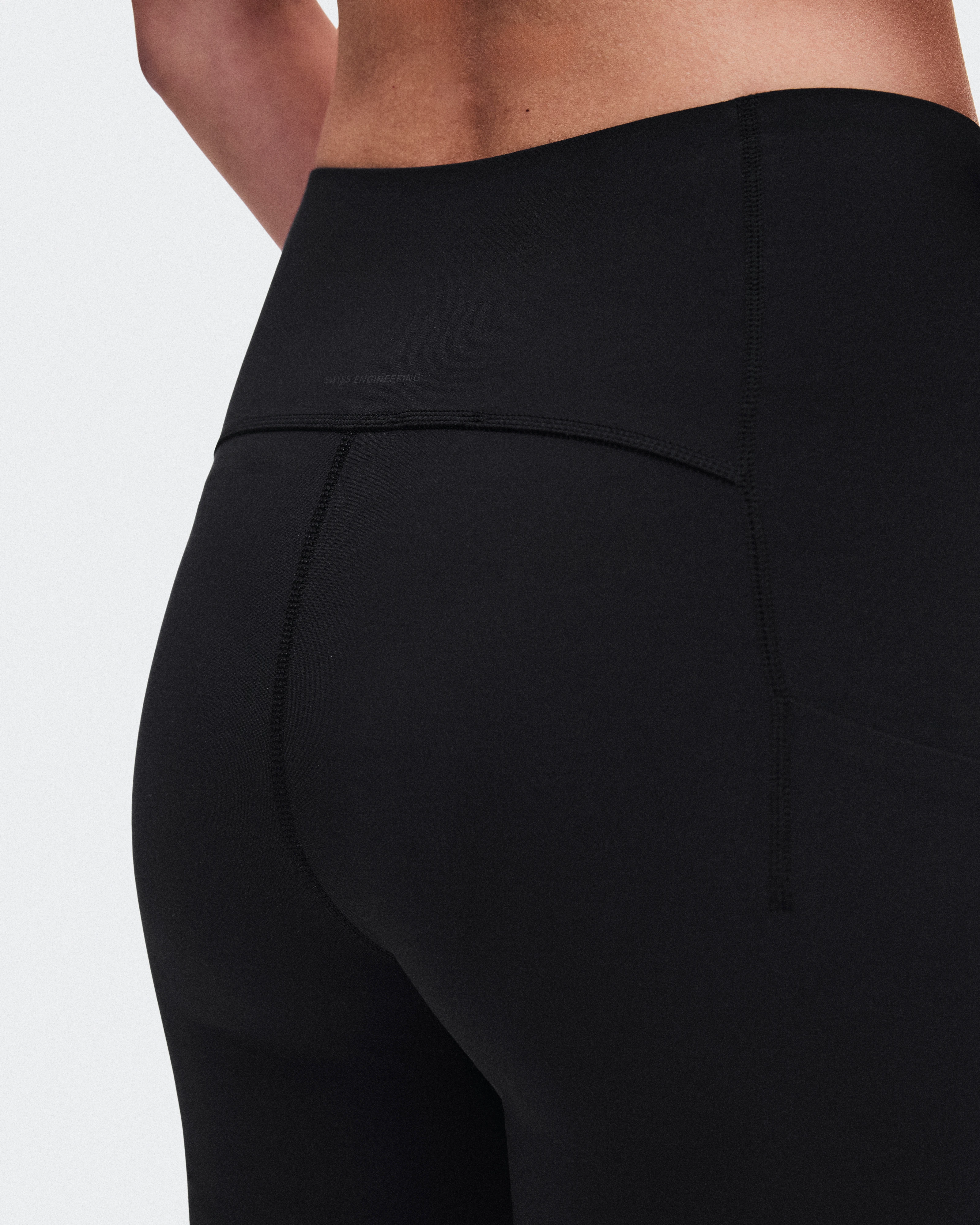 On Studio Flared Pants 30" Black Femme Pantalons